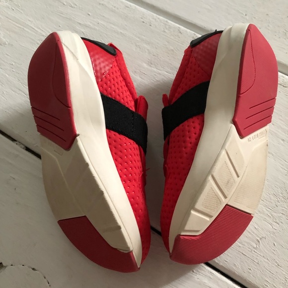 Zara toddler boy red black sneaker Size 26 - Picture 3 of 4